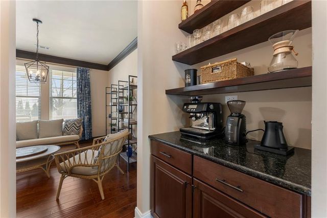 704 Hedge Brook Drive, Woodstock, GA 30188