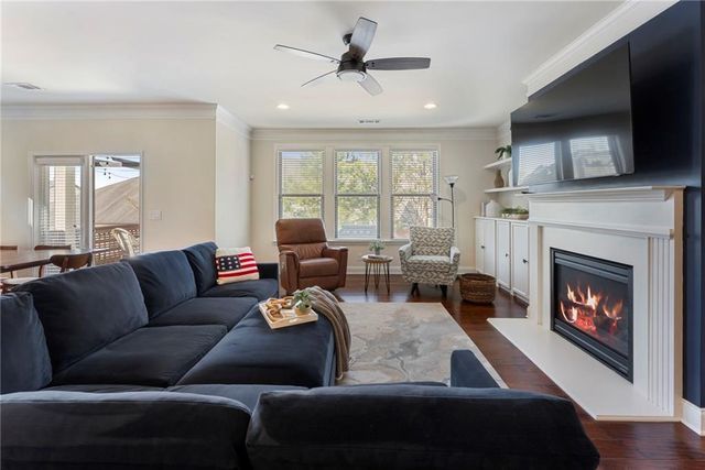 704 Hedge Brook Drive, Woodstock, GA 30188