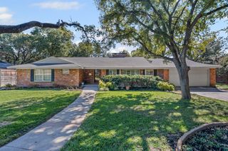 3940 Floyd Drive, Fort Worth, TX 76116