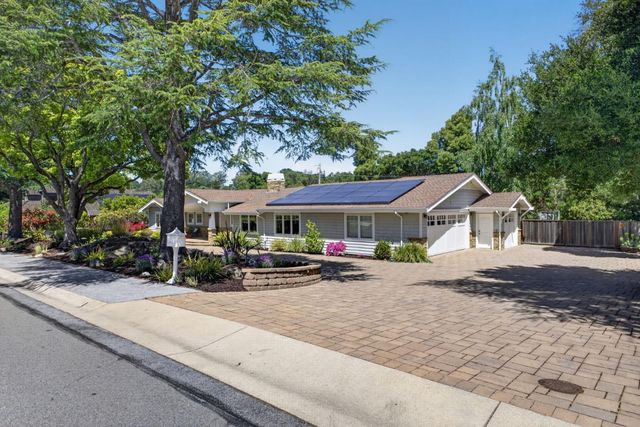 1510 Kingswood Drive, Hillsborough, CA 94010