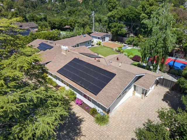 1510 Kingswood Drive, Hillsborough, CA 94010