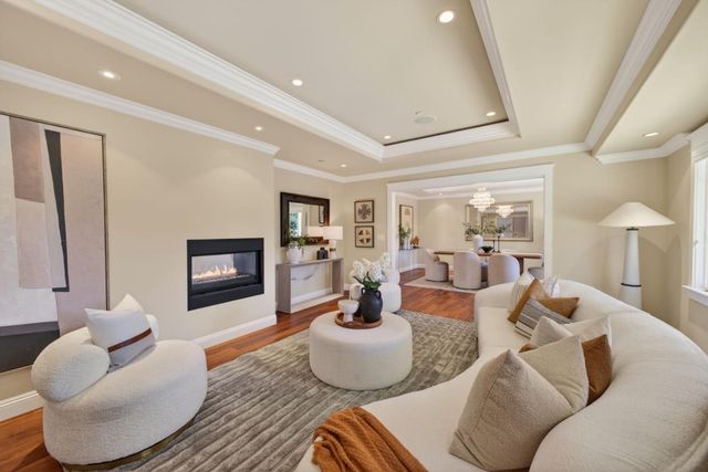 1510 Kingswood Drive, Hillsborough, CA 94010