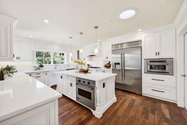 1510 Kingswood Drive, Hillsborough, CA 94010