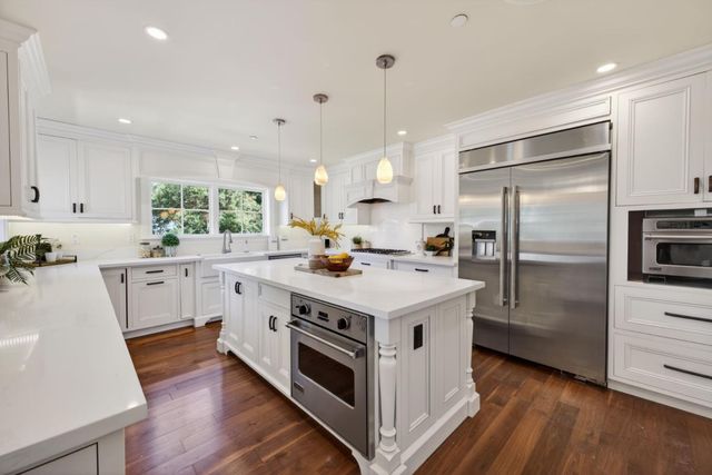 1510 Kingswood Drive, Hillsborough, CA 94010