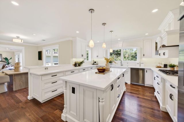 1510 Kingswood Drive, Hillsborough, CA 94010
