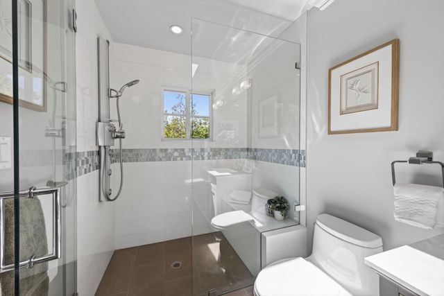 1510 Kingswood Drive, Hillsborough, CA 94010
