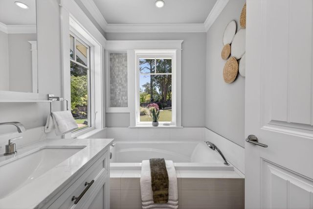 1510 Kingswood Drive, Hillsborough, CA 94010