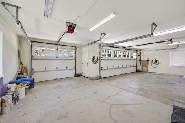 1510 Kingswood Drive, Hillsborough, CA 94010