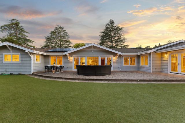 1510 Kingswood Drive, Hillsborough, CA 94010