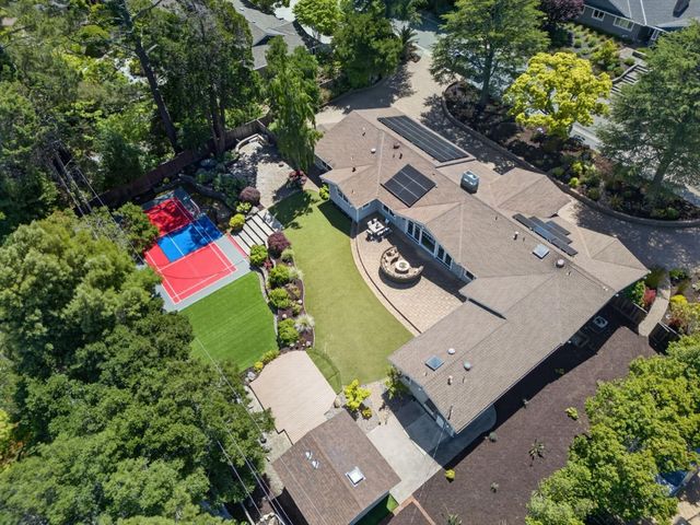 1510 Kingswood Drive, Hillsborough, CA 94010
