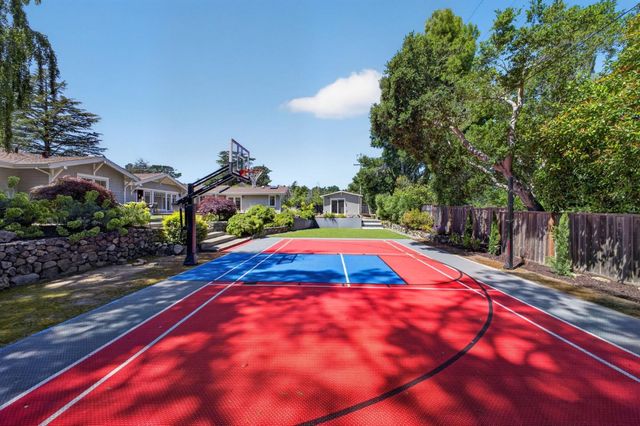 1510 Kingswood Drive, Hillsborough, CA 94010