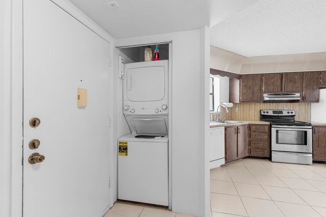 6555 W BROWARD Boulevard 409, Plantation, FL 33317
