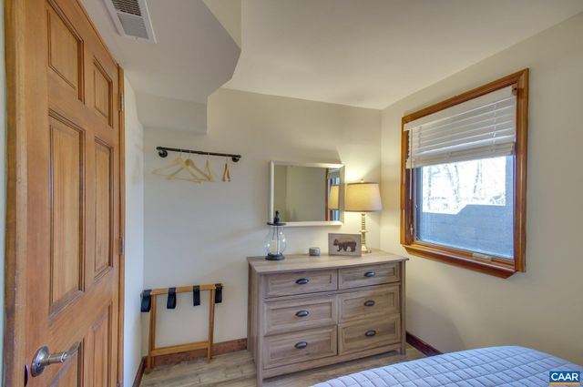 200 WHITE OAK DR, Wintergreen Resort, VA 22967