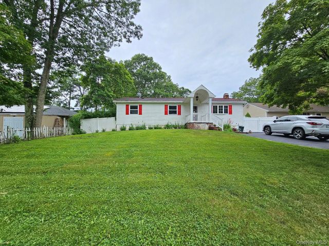 12 Nord Park Boulevard, Middle Island, NY 11953