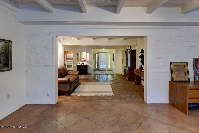 2818 E Calle Glorietta, Tucson, AZ 85716