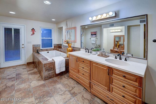 2818 E Calle Glorietta, Tucson, AZ 85716