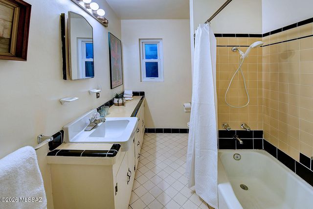 2818 E Calle Glorietta, Tucson, AZ 85716