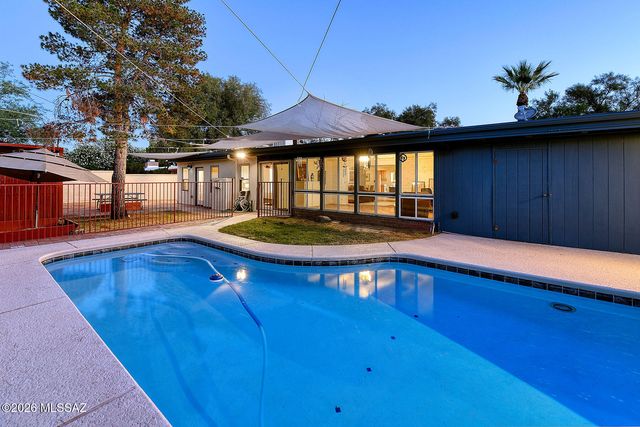 2818 E Calle Glorietta, Tucson, AZ 85716