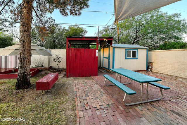 2818 E Calle Glorietta, Tucson, AZ 85716