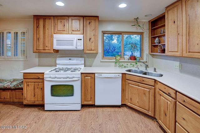 2818 E Calle Glorietta, Tucson, AZ 85716