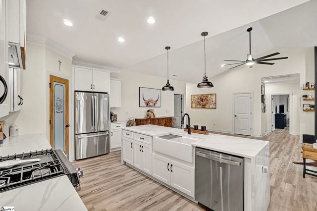 110 Baker Court, Easley, SC 29640