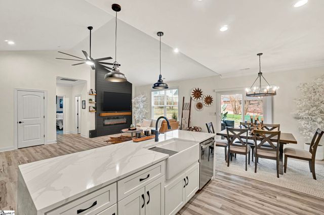 110 Baker Court, Easley, SC 29640