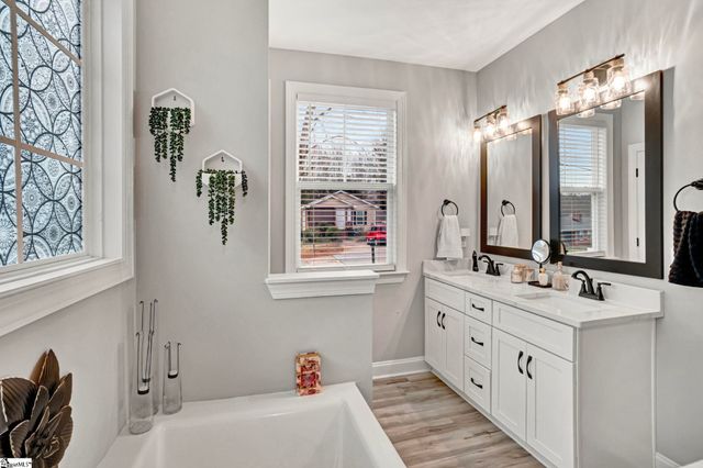 110 Baker Court, Easley, SC 29640