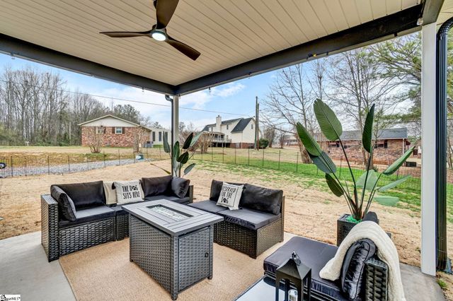 110 Baker Court, Easley, SC 29640