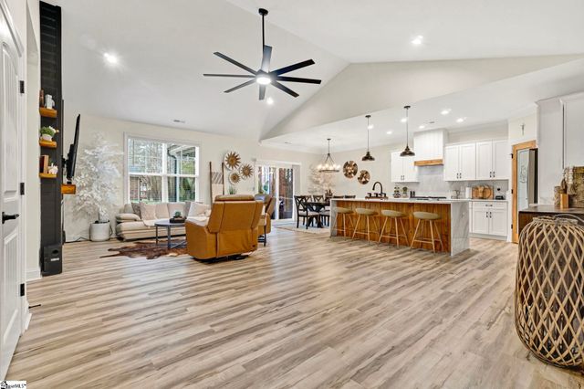 110 Baker Court, Easley, SC 29640