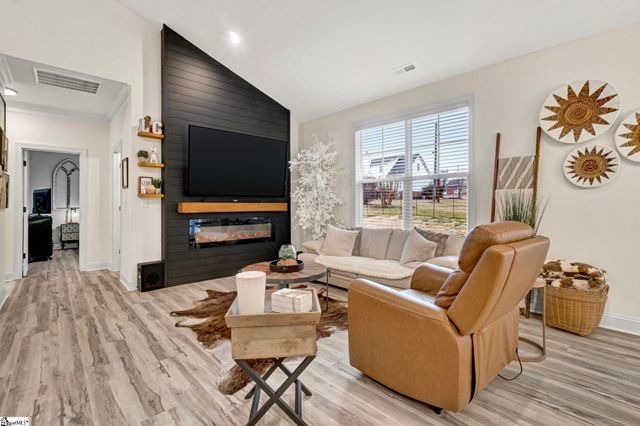 110 Baker Court, Easley, SC 29640