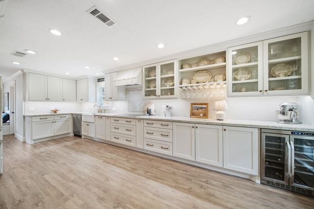 3019 Riata Lane, Houston, TX 77043