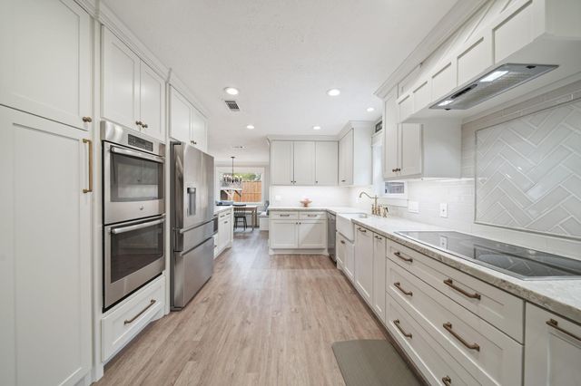 3019 Riata Lane, Houston, TX 77043