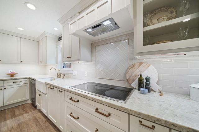 3019 Riata Lane, Houston, TX 77043