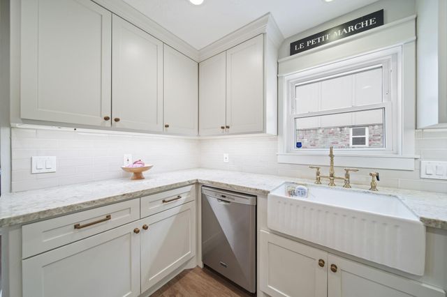 3019 Riata Lane, Houston, TX 77043