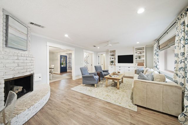 3019 Riata Lane, Houston, TX 77043