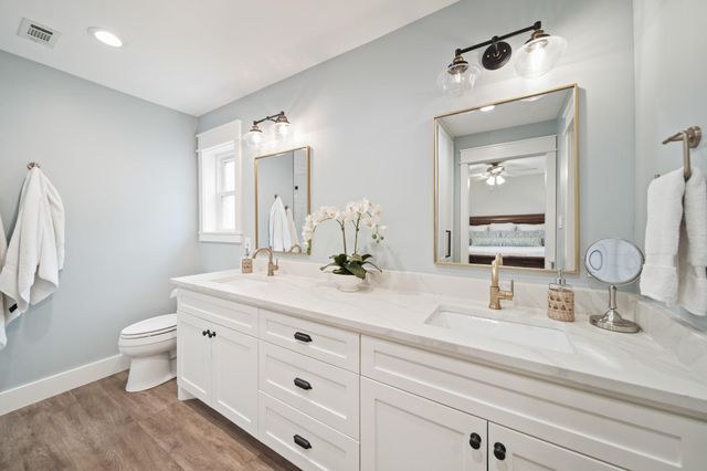 3019 Riata Lane, Houston, TX 77043