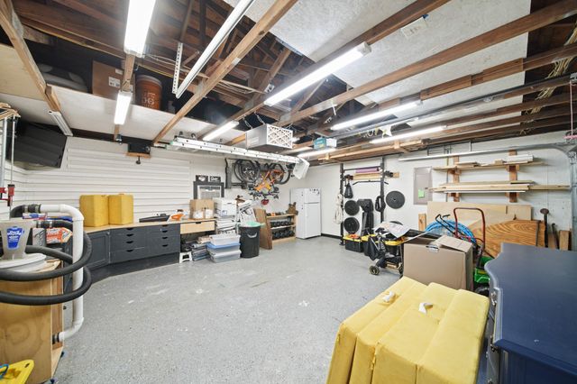 3019 Riata Lane, Houston, TX 77043