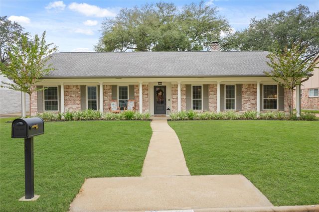 3019 Riata Lane, Houston, TX 77043