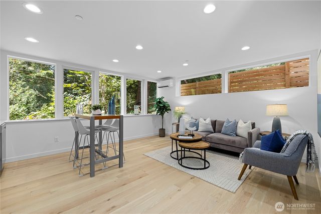 12013 36th Avenue NE, Seattle, WA 98125