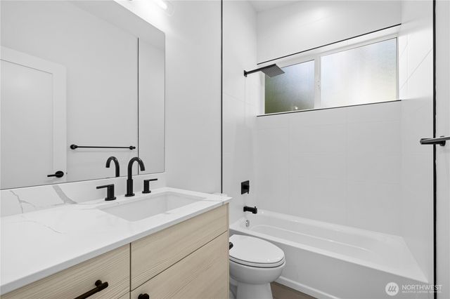 12013 36th Avenue NE, Seattle, WA 98125