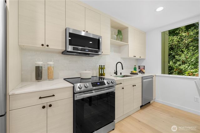 12013 36th Avenue NE, Seattle, WA 98125