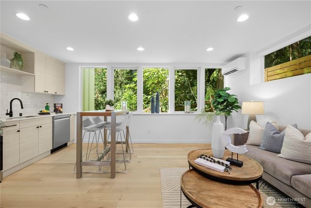 12013 36th Avenue NE, Seattle, WA 98125