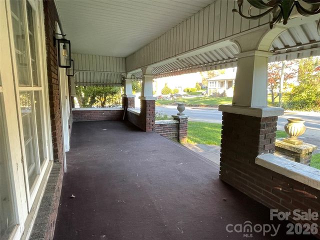 318 Academy Street, Canton, NC 28716