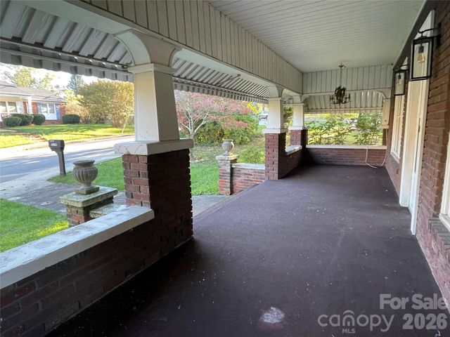 318 Academy Street, Canton, NC 28716