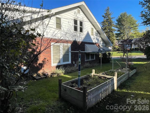 318 Academy Street, Canton, NC 28716