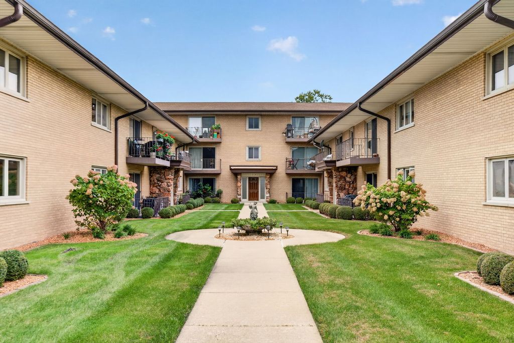 6150 S Kensington Avenue 101c, Countryside, IL 60525 — exterior