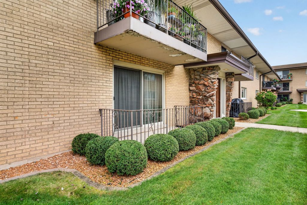 6150 S Kensington Avenue 101c, Countryside, IL 60525 — photo 3