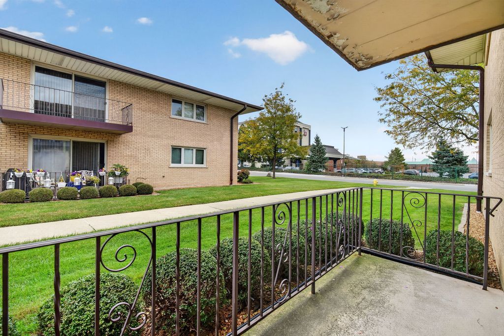 6150 S Kensington Avenue 101c, Countryside, IL 60525 — photo 5