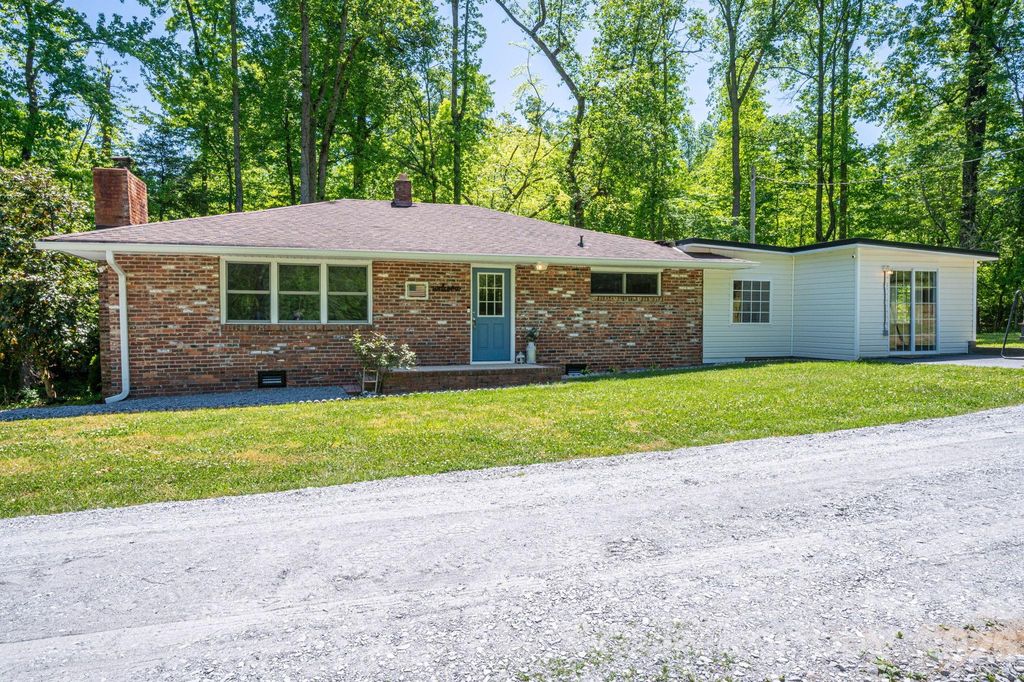 2073 Mauney Road, Bessemer City, NC 28016