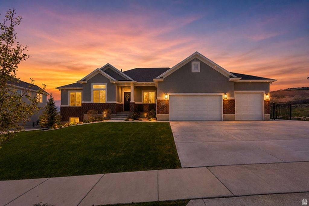Image 1 of property listing at 12471 N MINOTS LEDGE DR #533, Highland, UT 84003